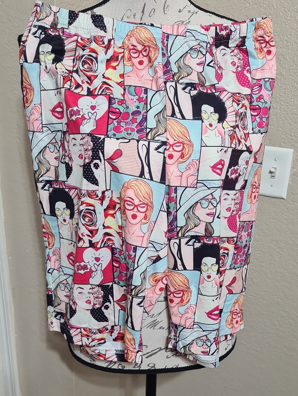 Women's Pop Art Print Biking Shorts in Multi Pink.